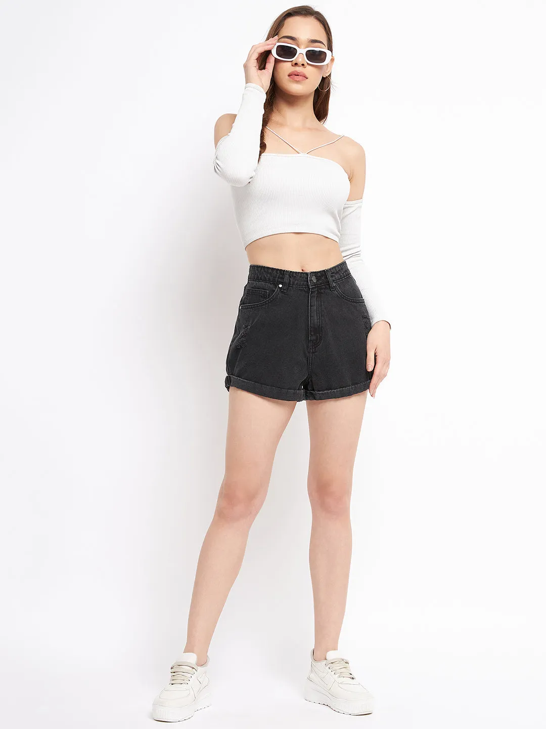 Flexible Material AntiSlip Grip Madame Folded Hem Black Denim Shorts