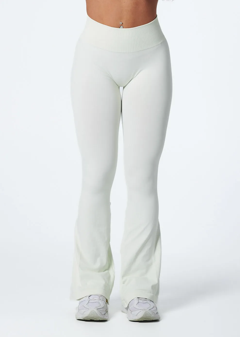 SIGNATURE SCRUNCH FLARES - VANILLA Flexible Wear Evening Walk Flatlock Stitching Technique