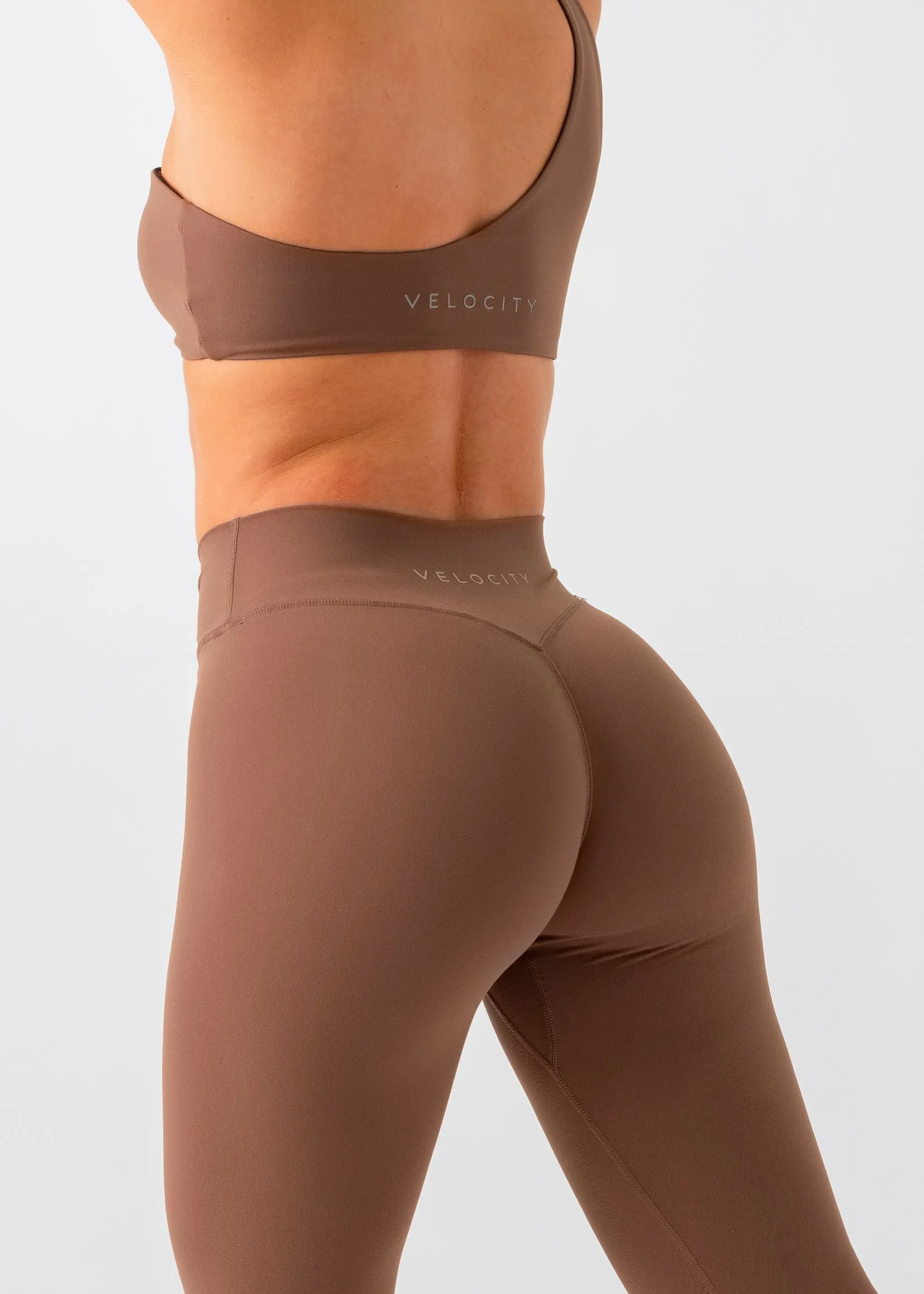 Quick Release Moisture Management No Chafe Technology POISE TIE LEGGINGS - CHOCOLATE