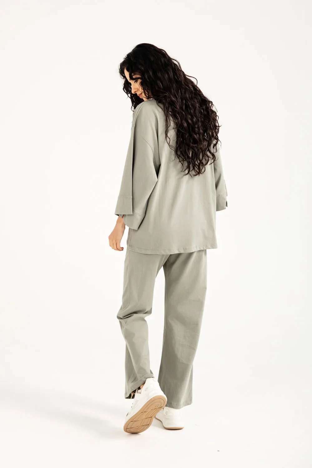 Lightweight Feel NonRestrictiveSilhouette OVERSIZED TEE