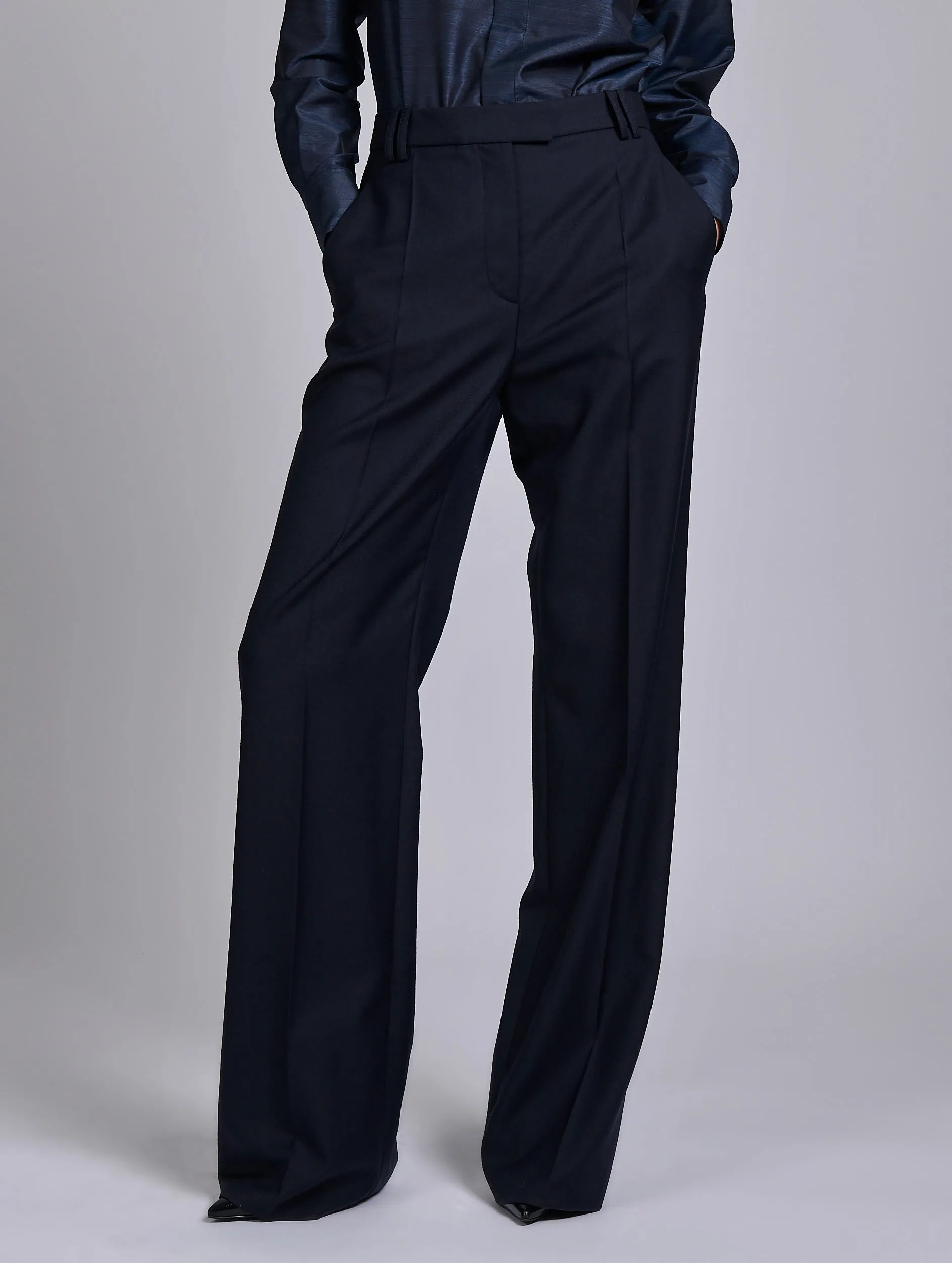 Navy wide-leg wool and cashmere twill trousers Sleek Style Non Bulk