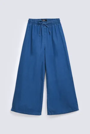 DENIM WITH ELASTICATED WAIST Smooth Fit Lining SustainableManufacturing