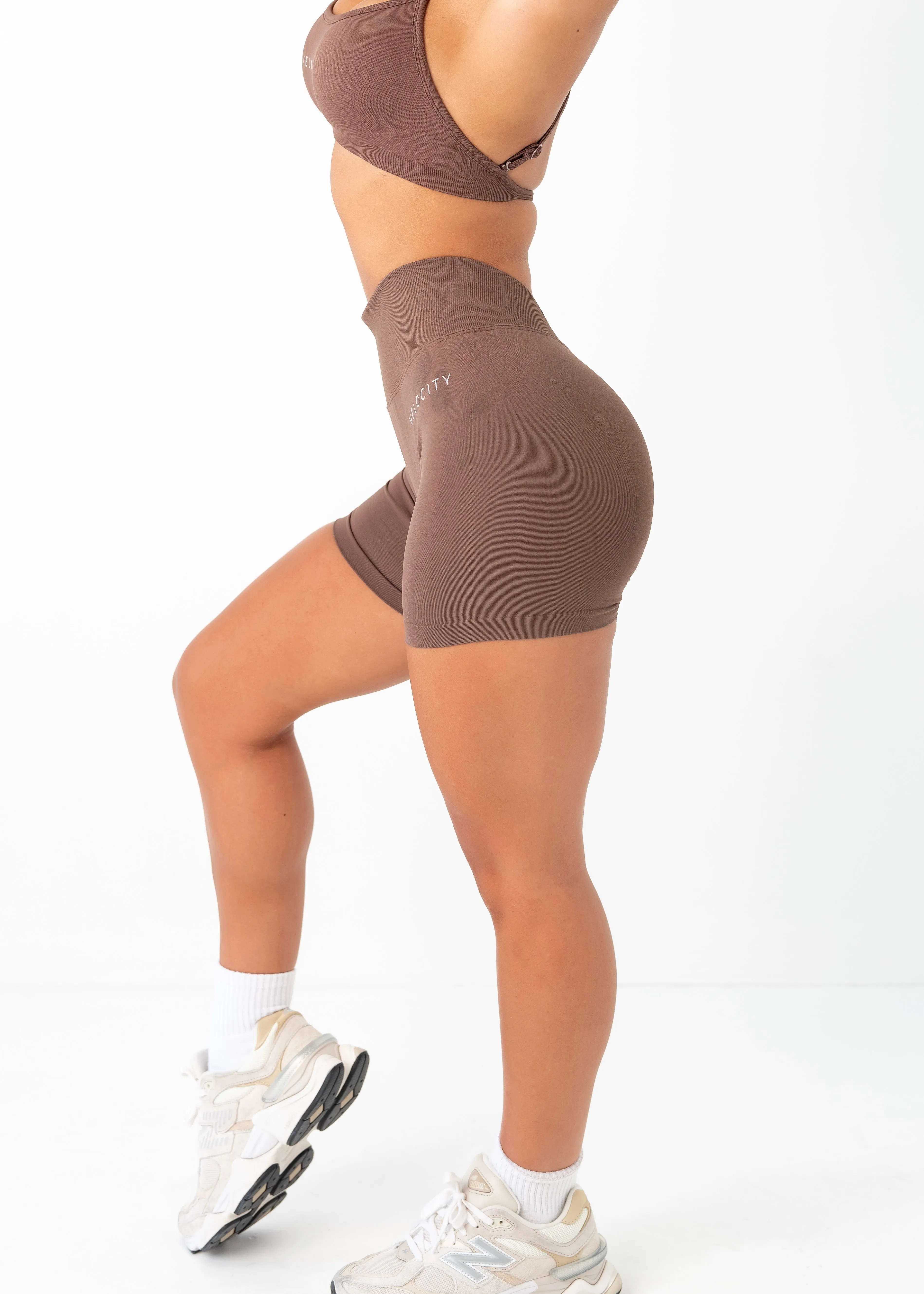 men's option V SCULPT SEAMLESS SHORTS - CHOCOLATE