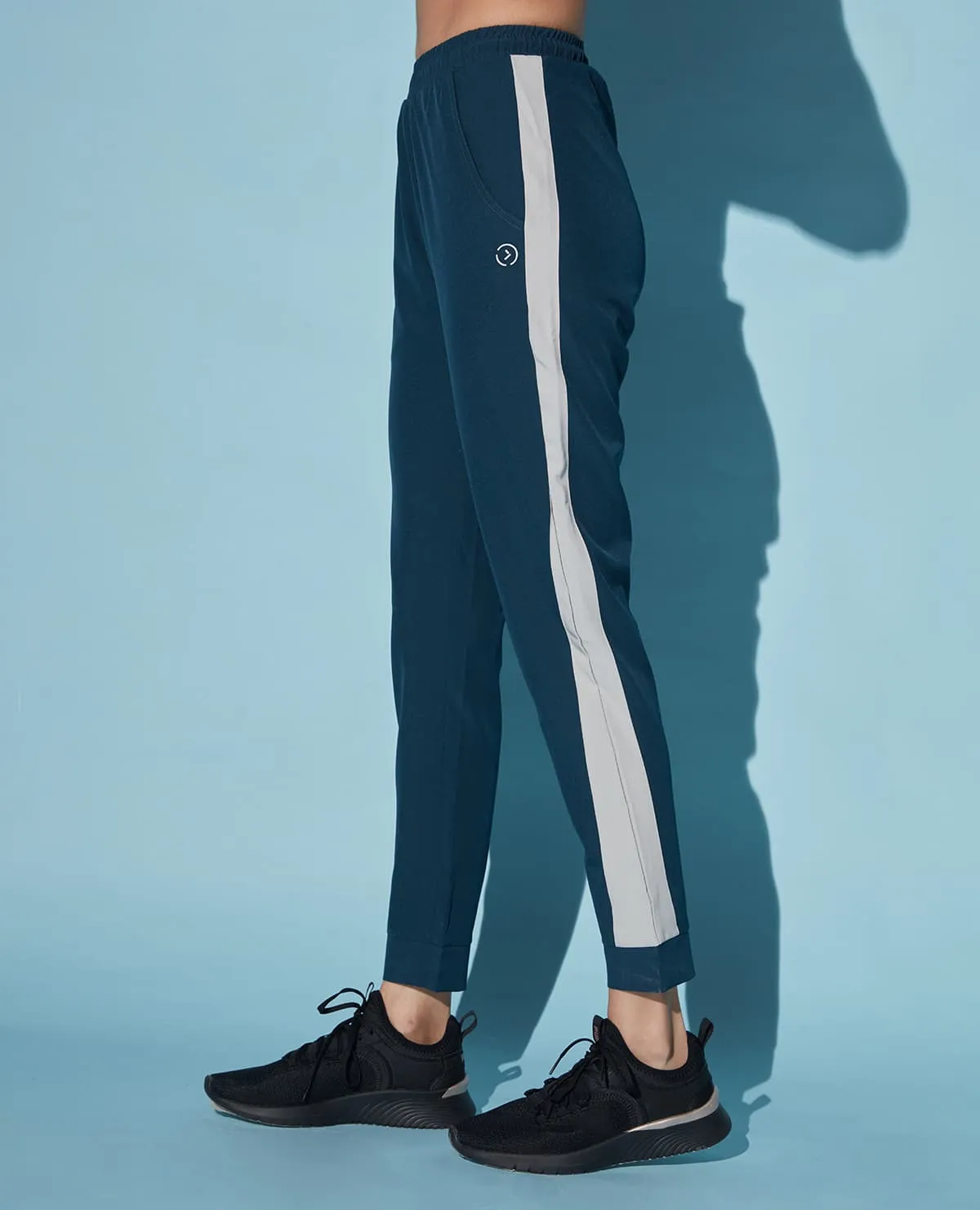 Flexible Fit ErgonomicArticulatedDesign Women Max Dry Comfortable Bright Joggers