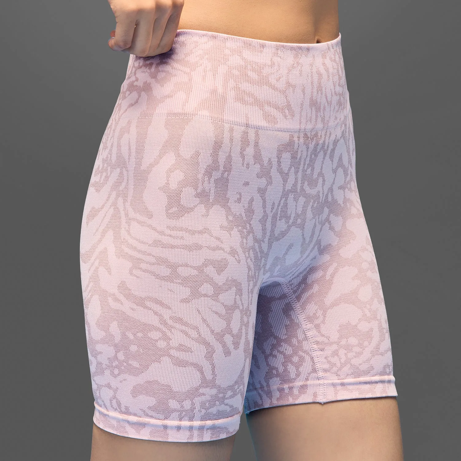 Limitless snatched high waisted ruched back shorts - Pink Multi Panel Construction