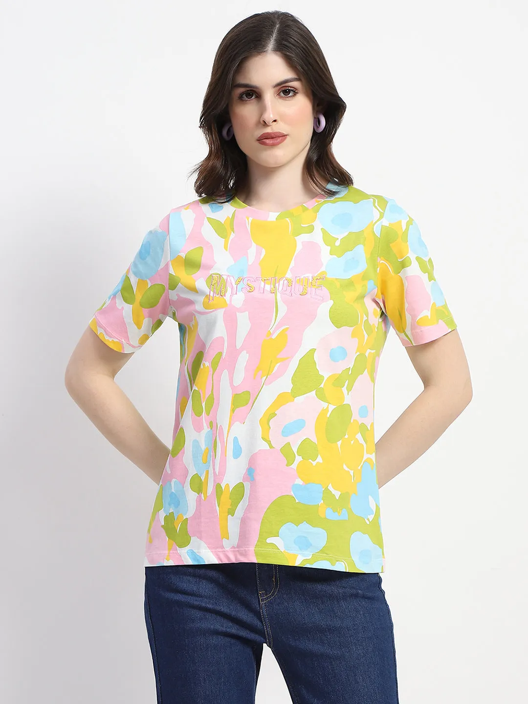 Essential layering piece Abrasion Resistant Fabric Madame Abstract And Typography Print White Cotton T-Shirt