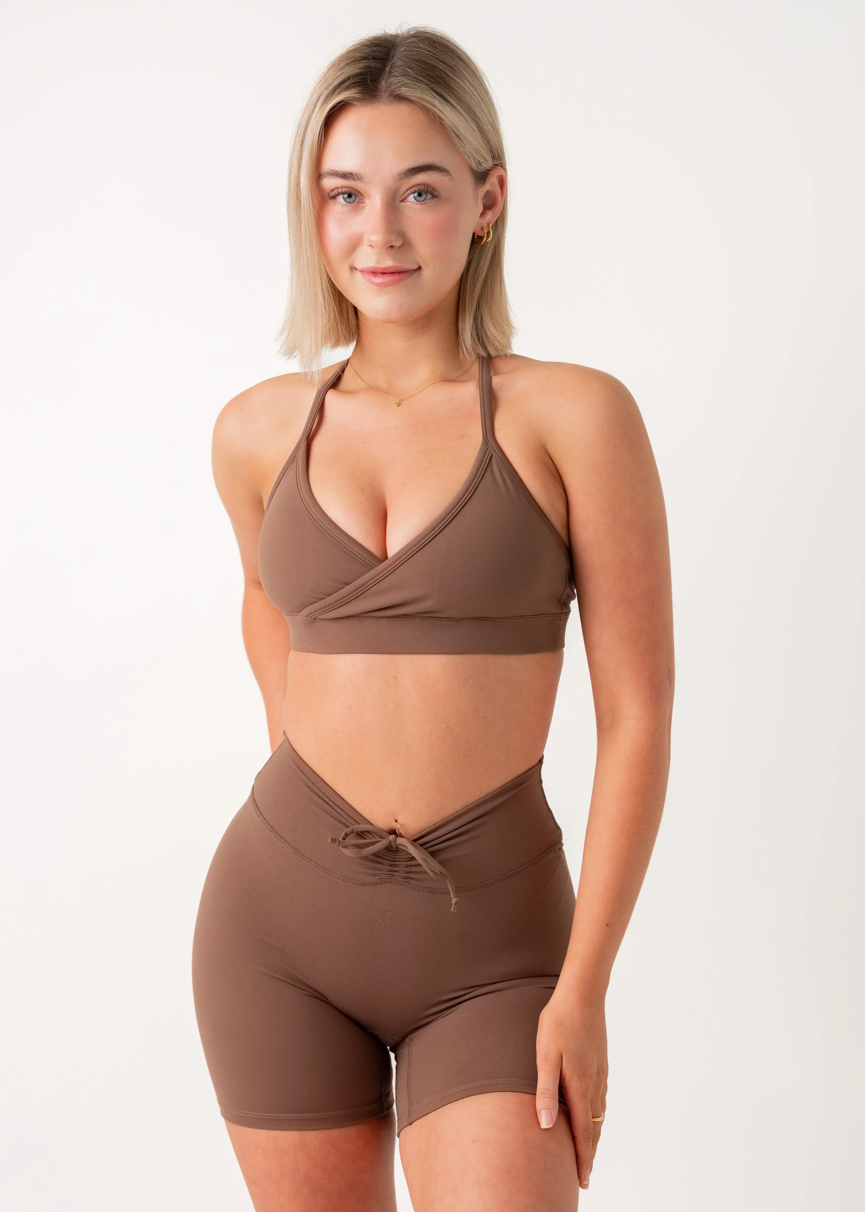 POISE HALTER BRA - CHOCOLATE Structural seams Gym-goers