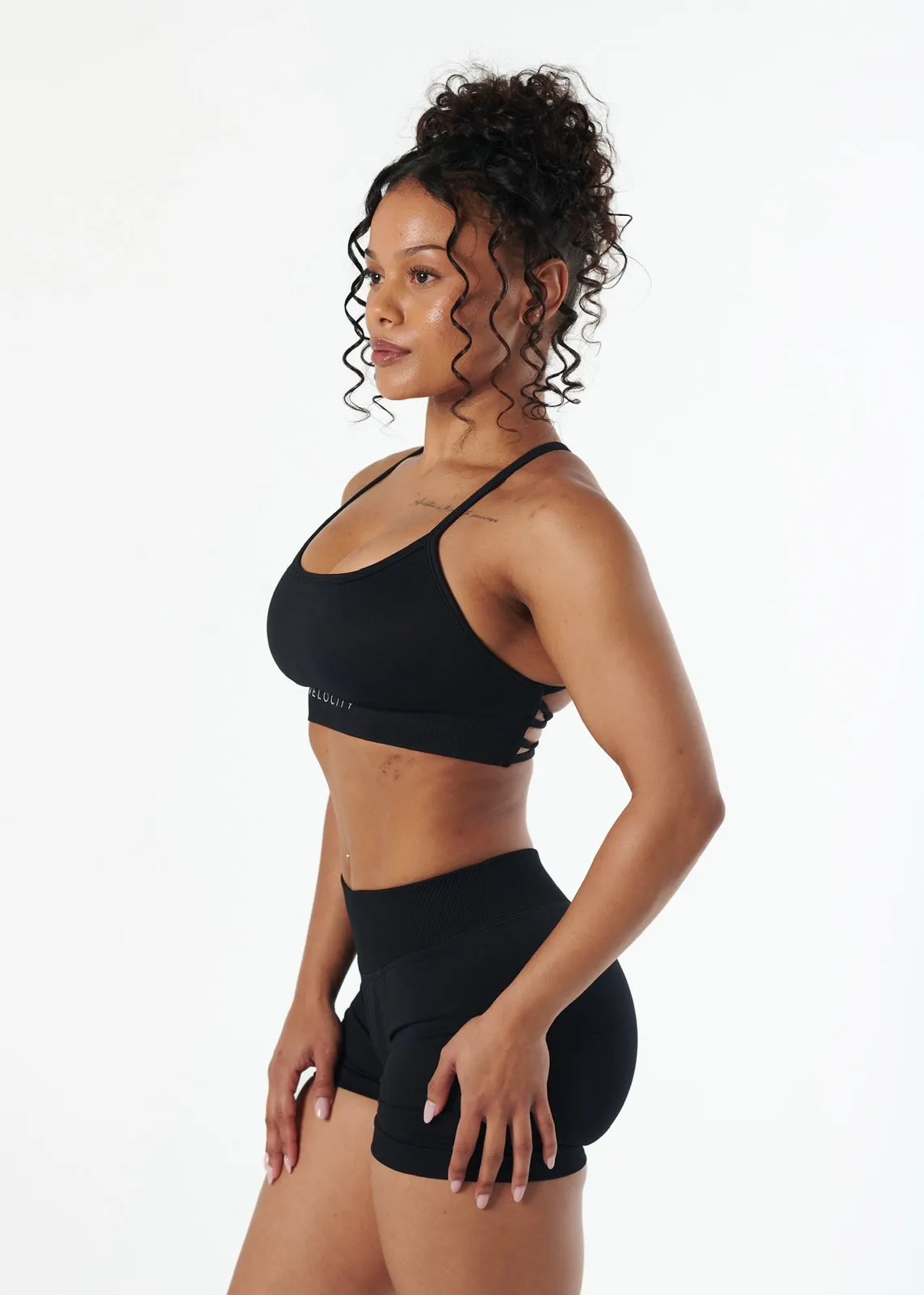 DEFINE SEAMLESS BRA 2.0 - BLACK Tension Distribution Weave Indoor workout clothes