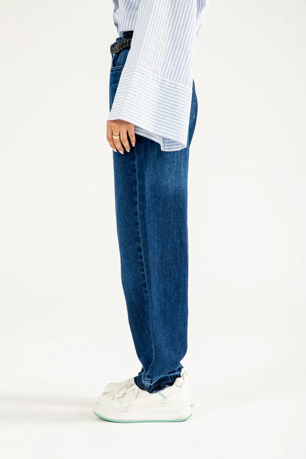 BARREL FIT DENIM Trendy Style StretchMaterial