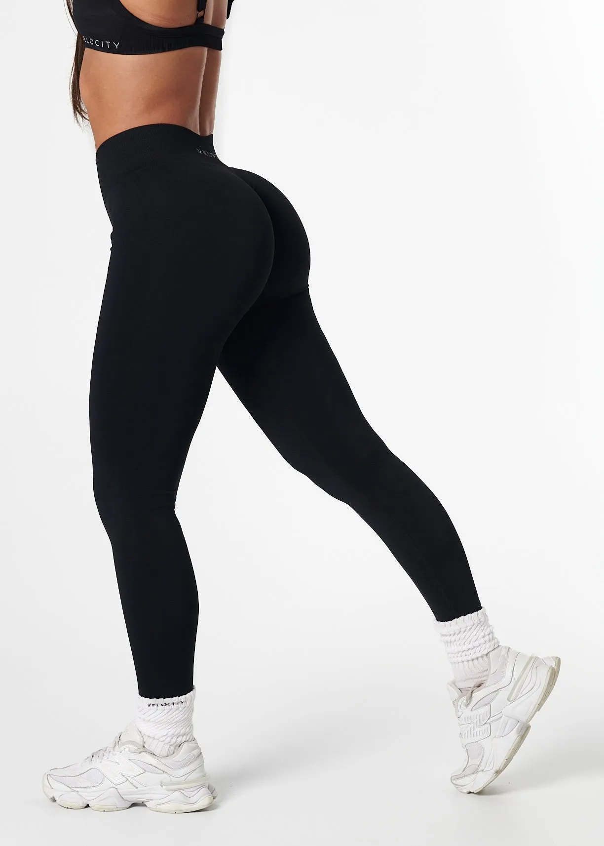 SILHOUETTE SCRUNCH LEGGINGS - BLACK Sleek Comfort Wear