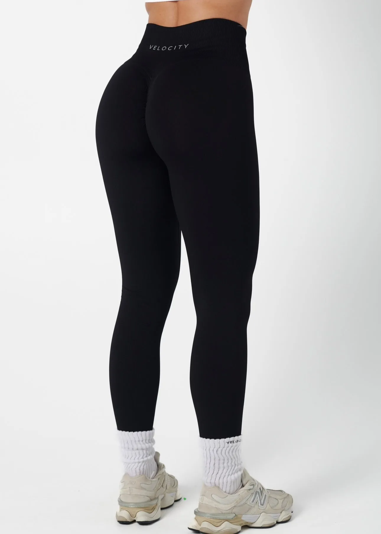 Durable Comfort SIGNATURE SCRUNCH LEGGINGS HIGH RISE - LIQUORICE