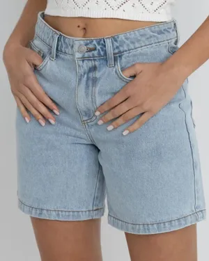 Stylish Design Flexible Pocket Placement Tour Denim Bermuda Shorts - Light Blue