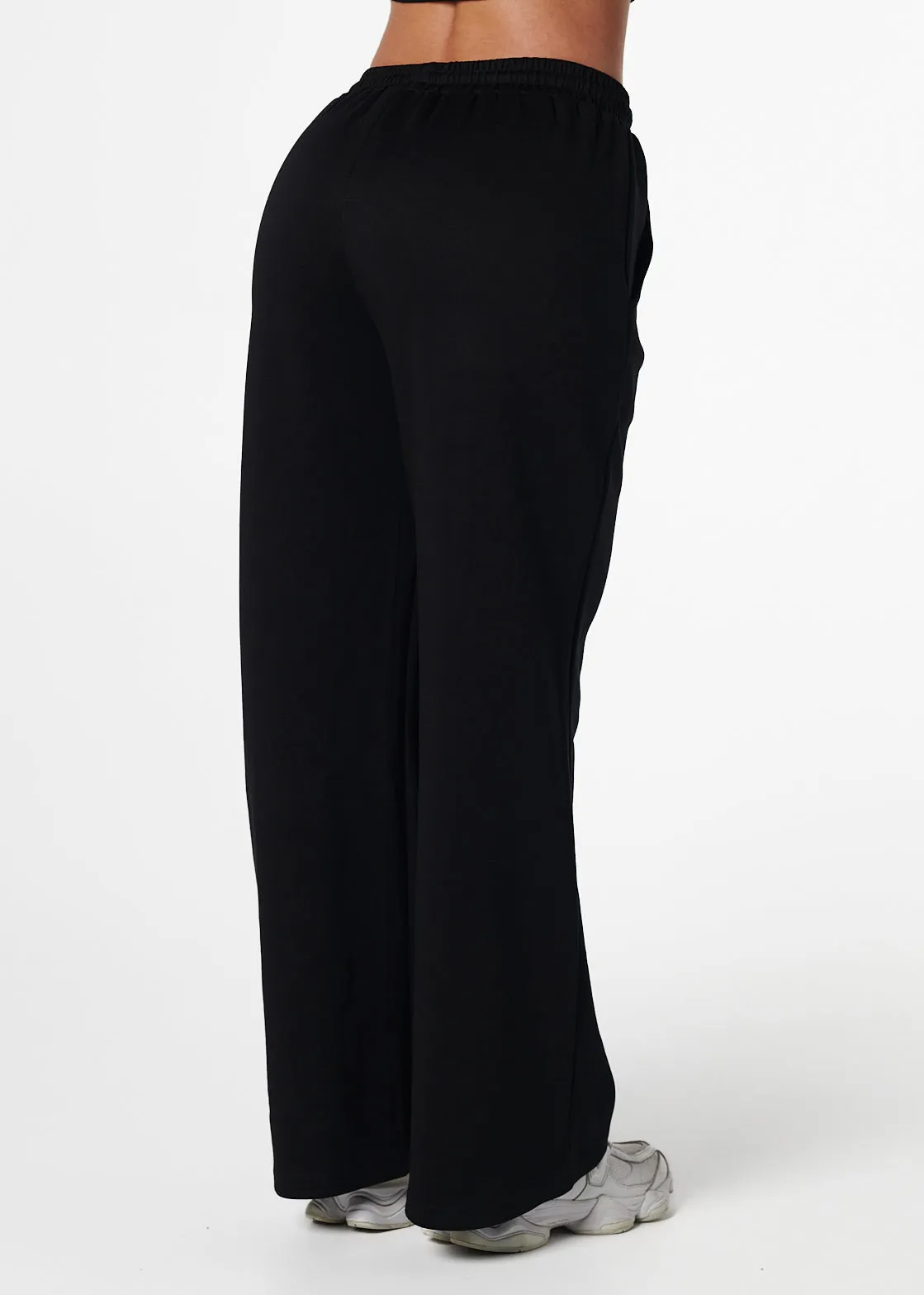 LOUNGE SWEATPANTS - BLACK Charm Core Business Attire