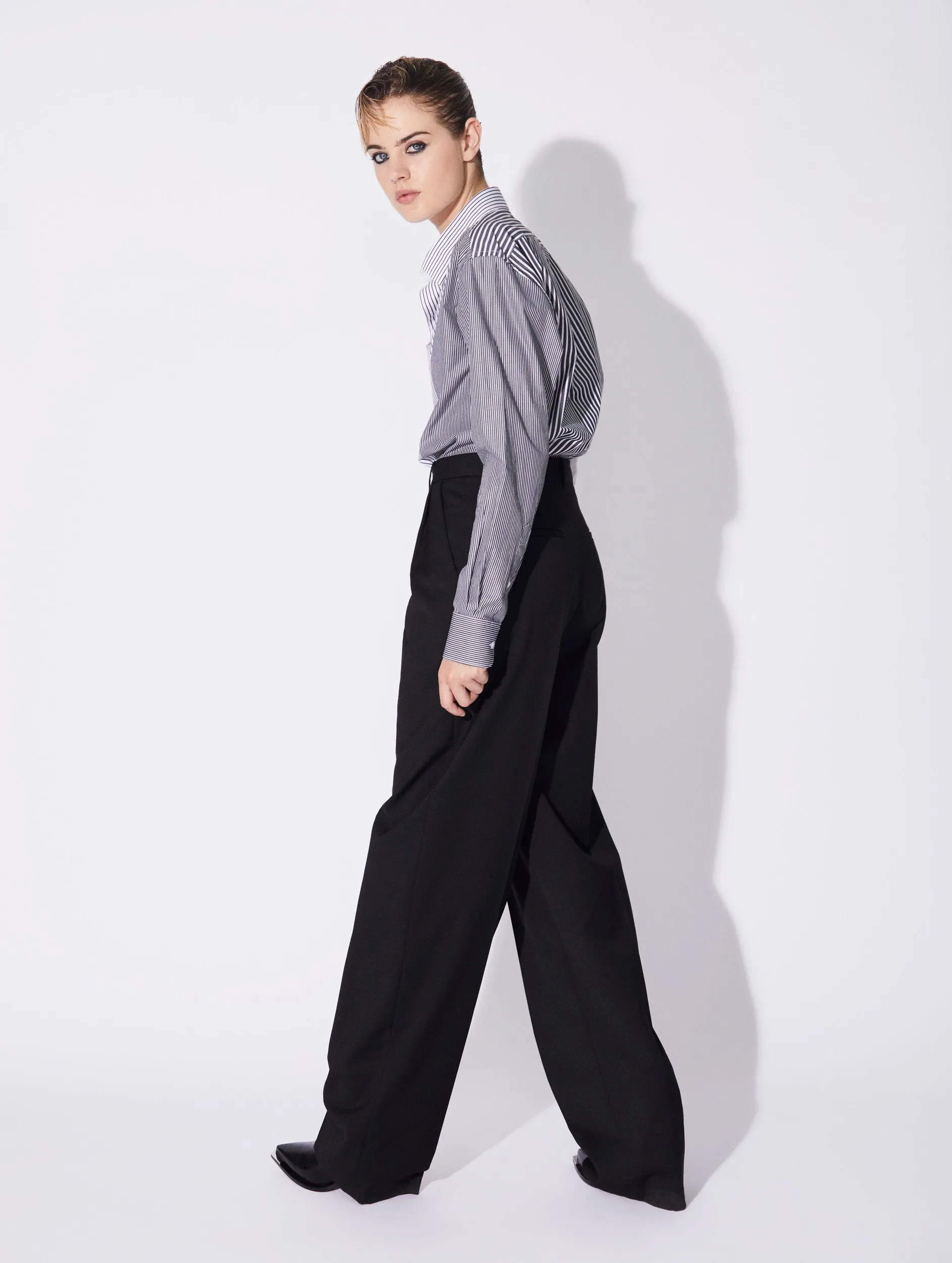 Sporty Layer CompressionFitFabric Black stretch wool high waisted pleated trousers