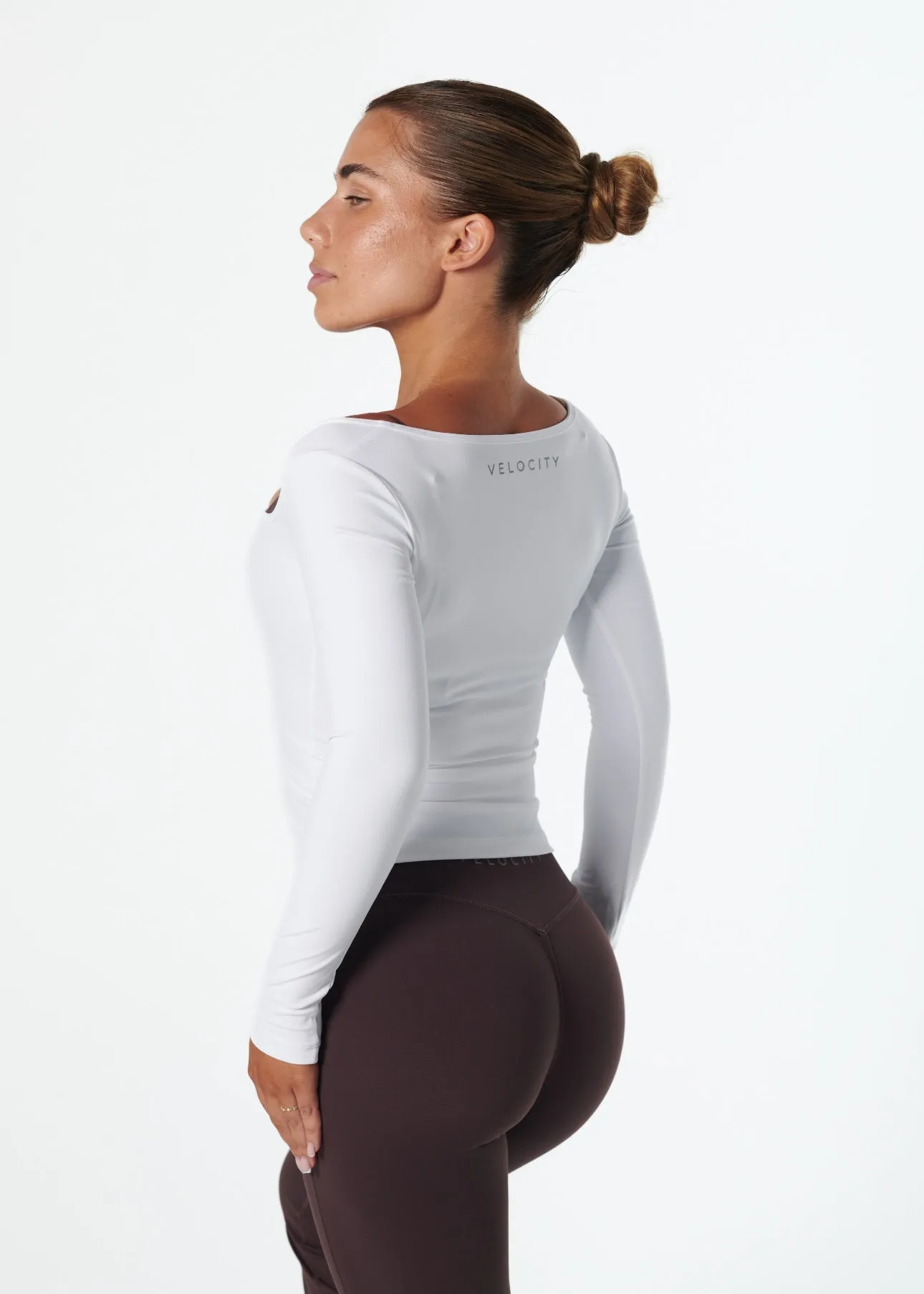 Active Apparel SmoothEdging SERENE SCOOP LONG SLEEVE - WHITE