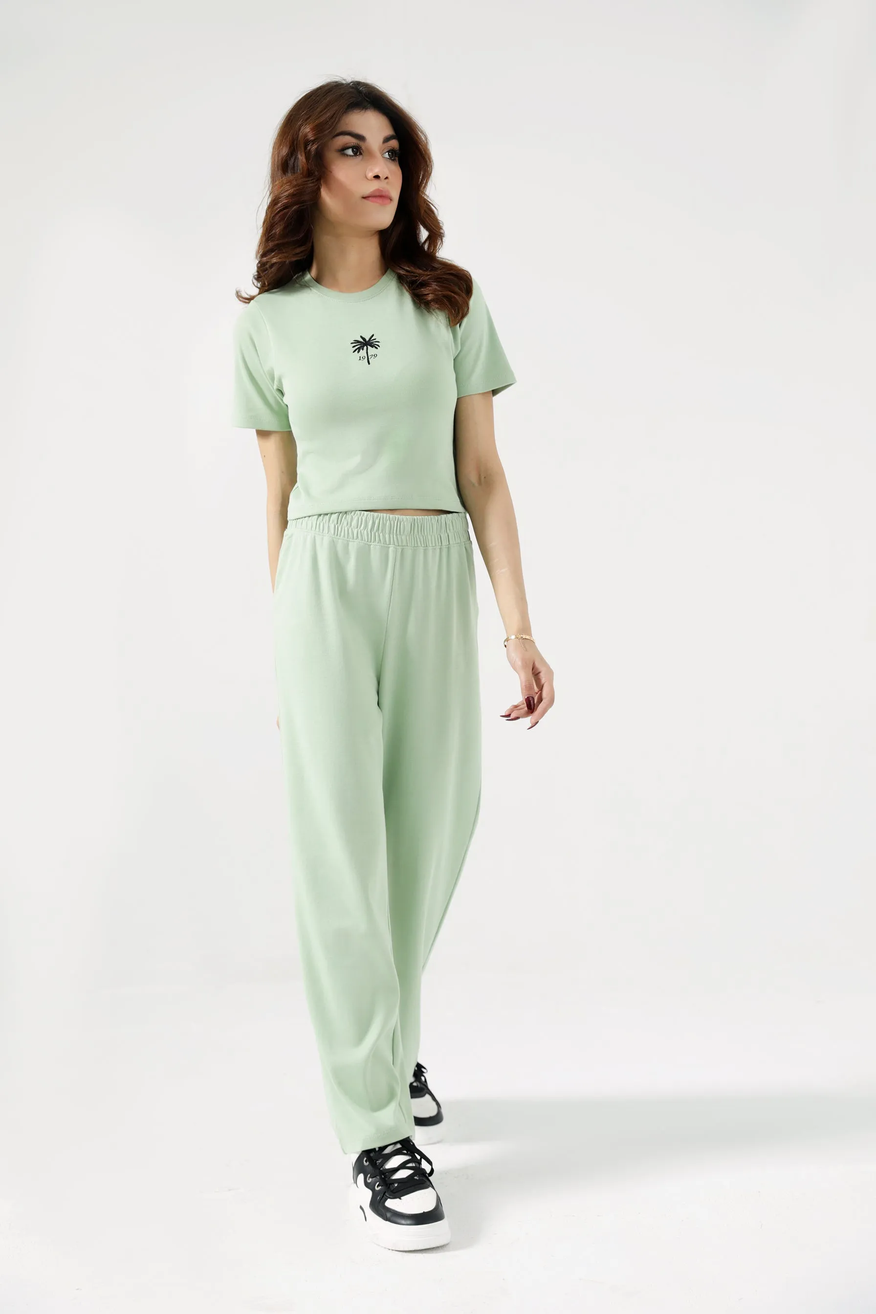 pack light CROPPED EMBROIDERED TEE