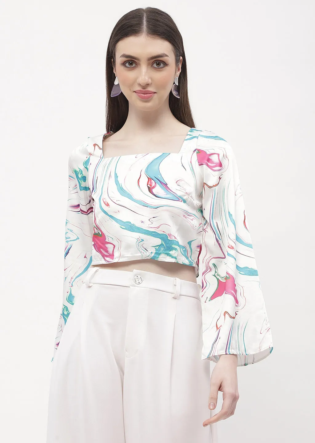 Practical Shorts High-Waisted Pants Madame Abstract Print Off-White Bell Sleeve Crop Top
