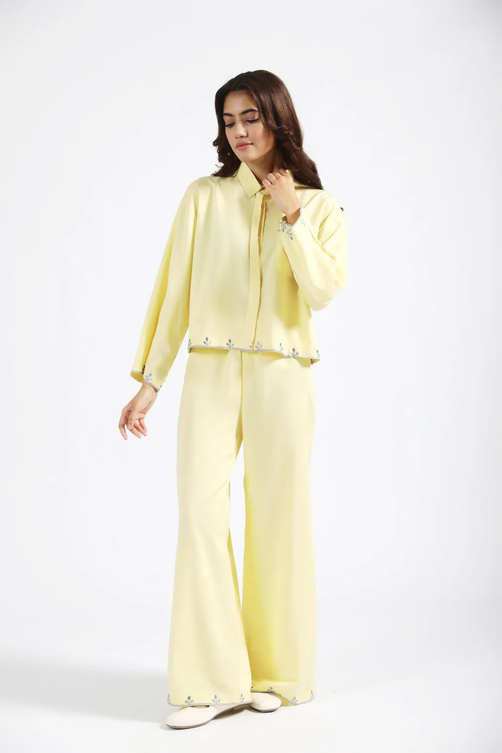 Travel Essential MultiPocketSystem EMBROIDERED WIDE LEG PANTS
