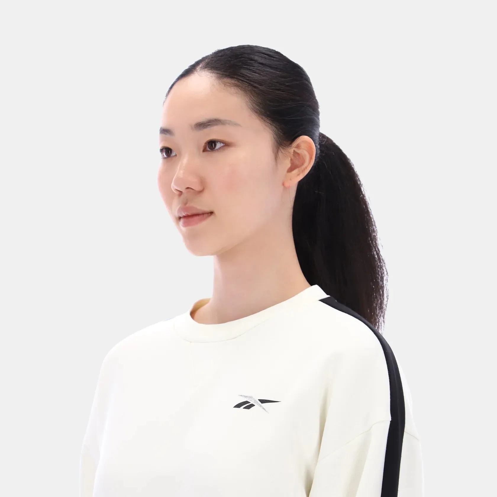 Easy Look Stylish Hoodie Reebok Women's Bella Fleece Oversized Chalk Sweatshirt
