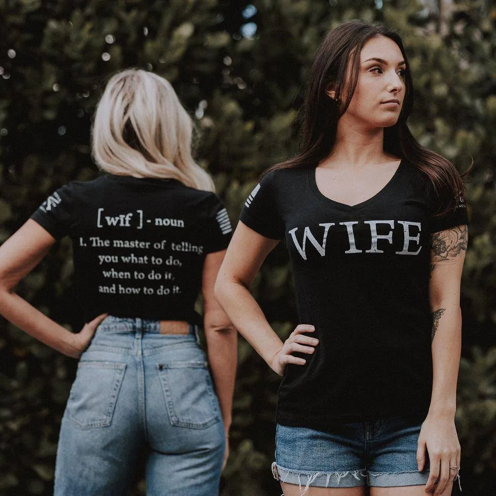 Modern Trend Look Women's Wife Defined V-Neck - Black
