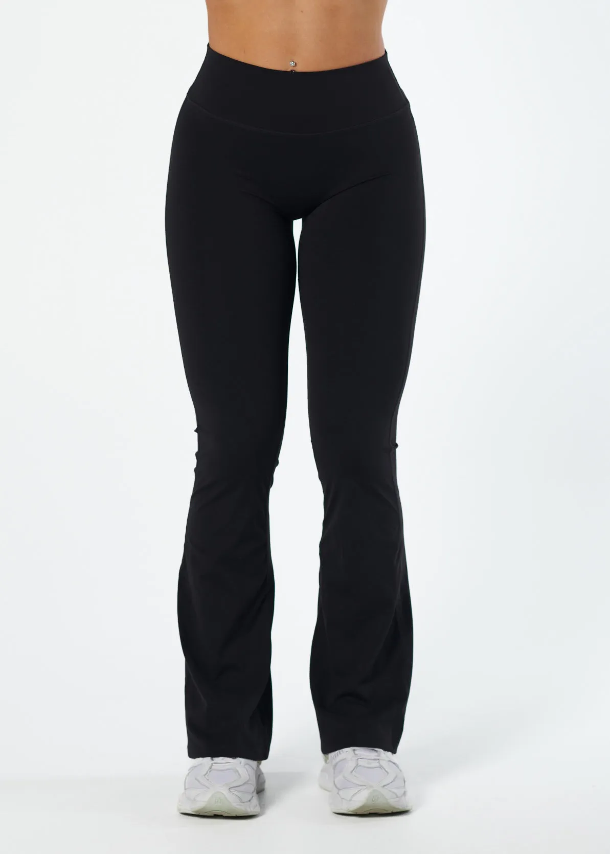 SERENE INVISIBLE SCRUNCH FLARES - BLACK Rubberized Waistband Edge