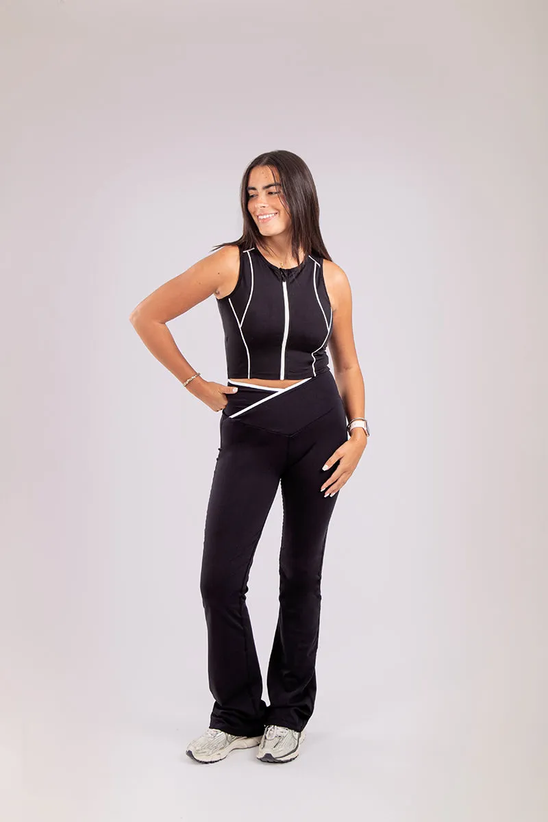 Comfortable and stylish Airlift Crossover Yoga pants