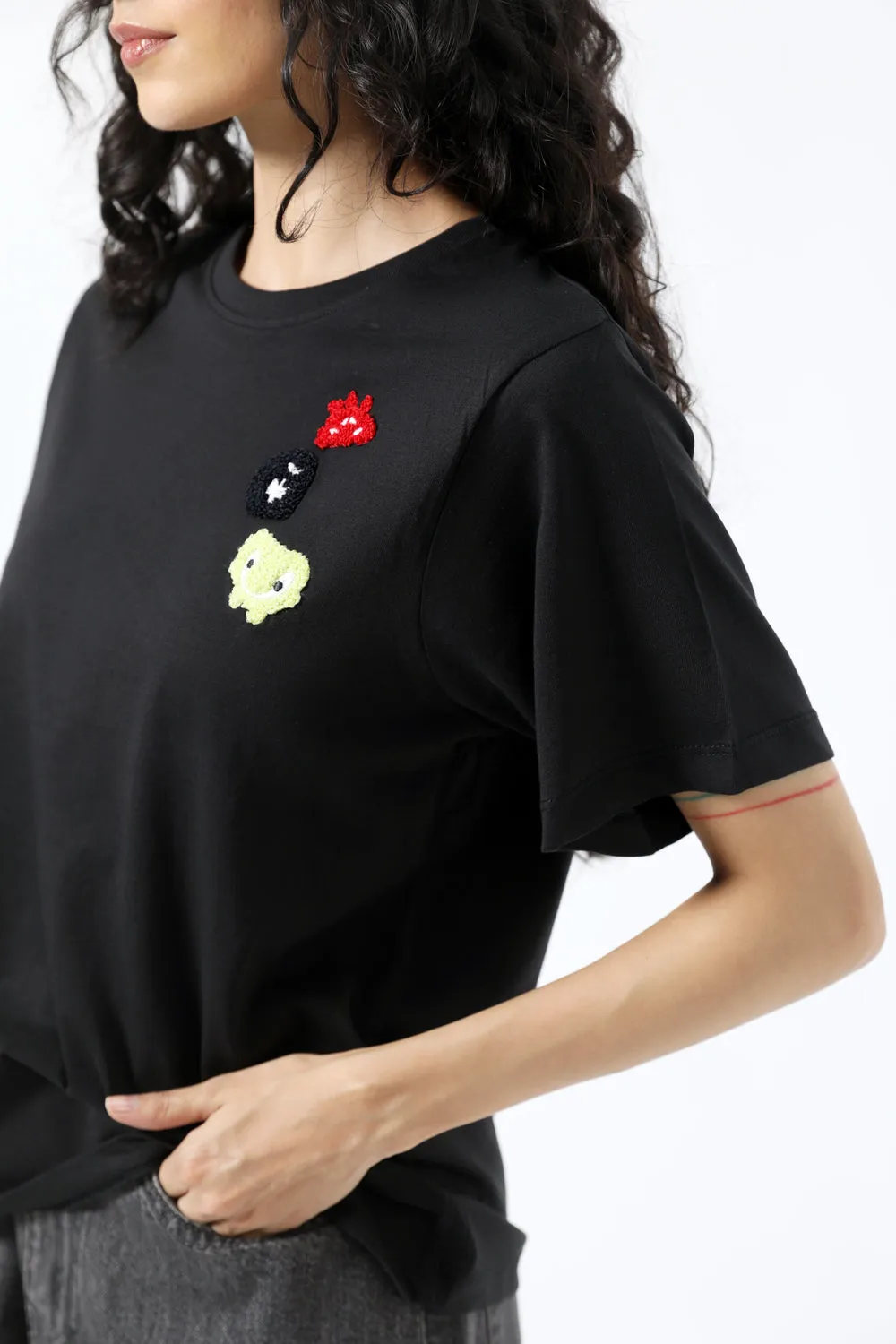 REGULAR FIT EMBROIDED TEE SoftTouchFinish Stylish Layer