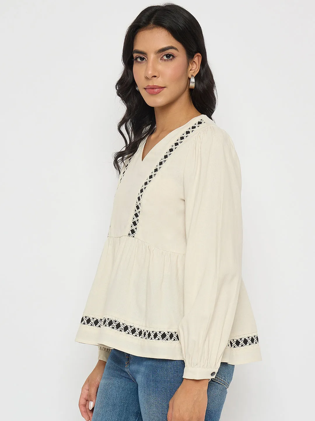 Madame Geometric Pattern Embroidery Rayon Blend Off White Top Warm Coat Light Core