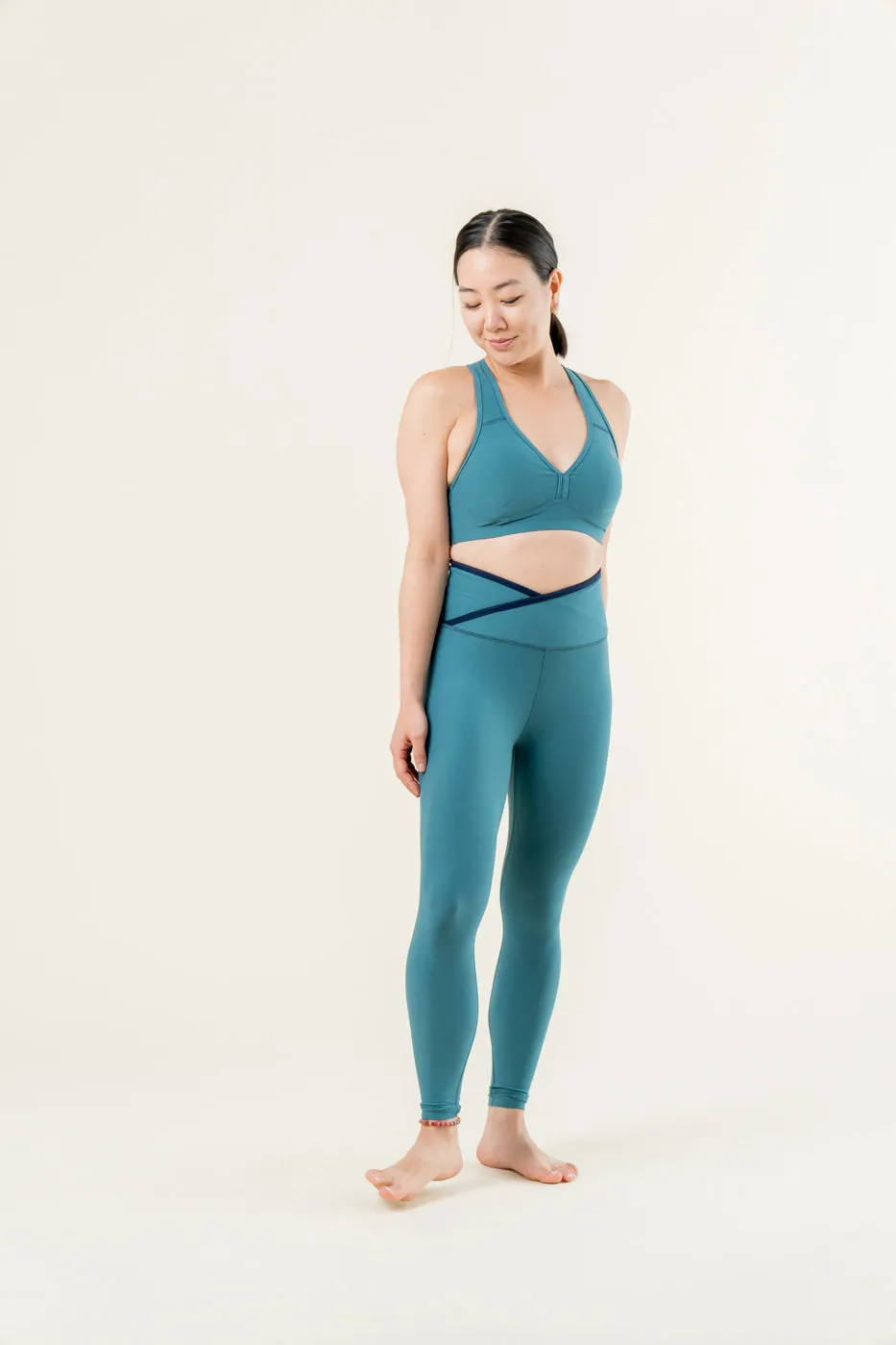 MultiDirectionalFlex MultiPurposePockets Lift Your Spirits Bra - Eucalyptus Blue Heather