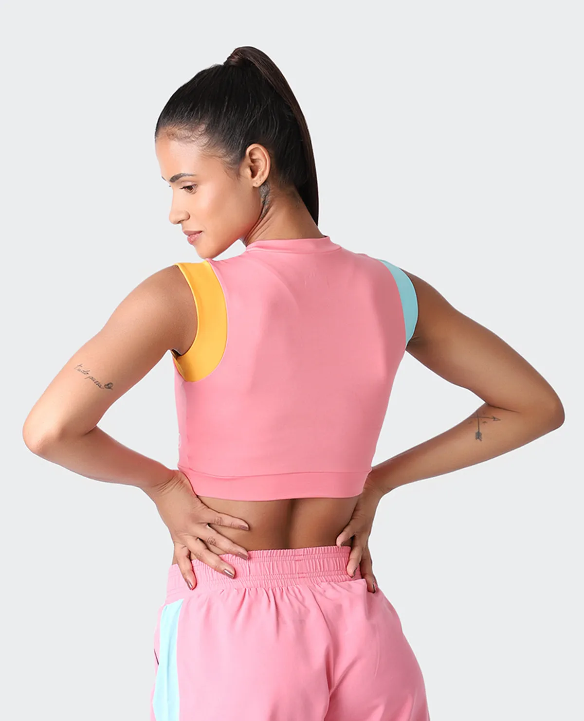 standard model Vista Pink Crop Top