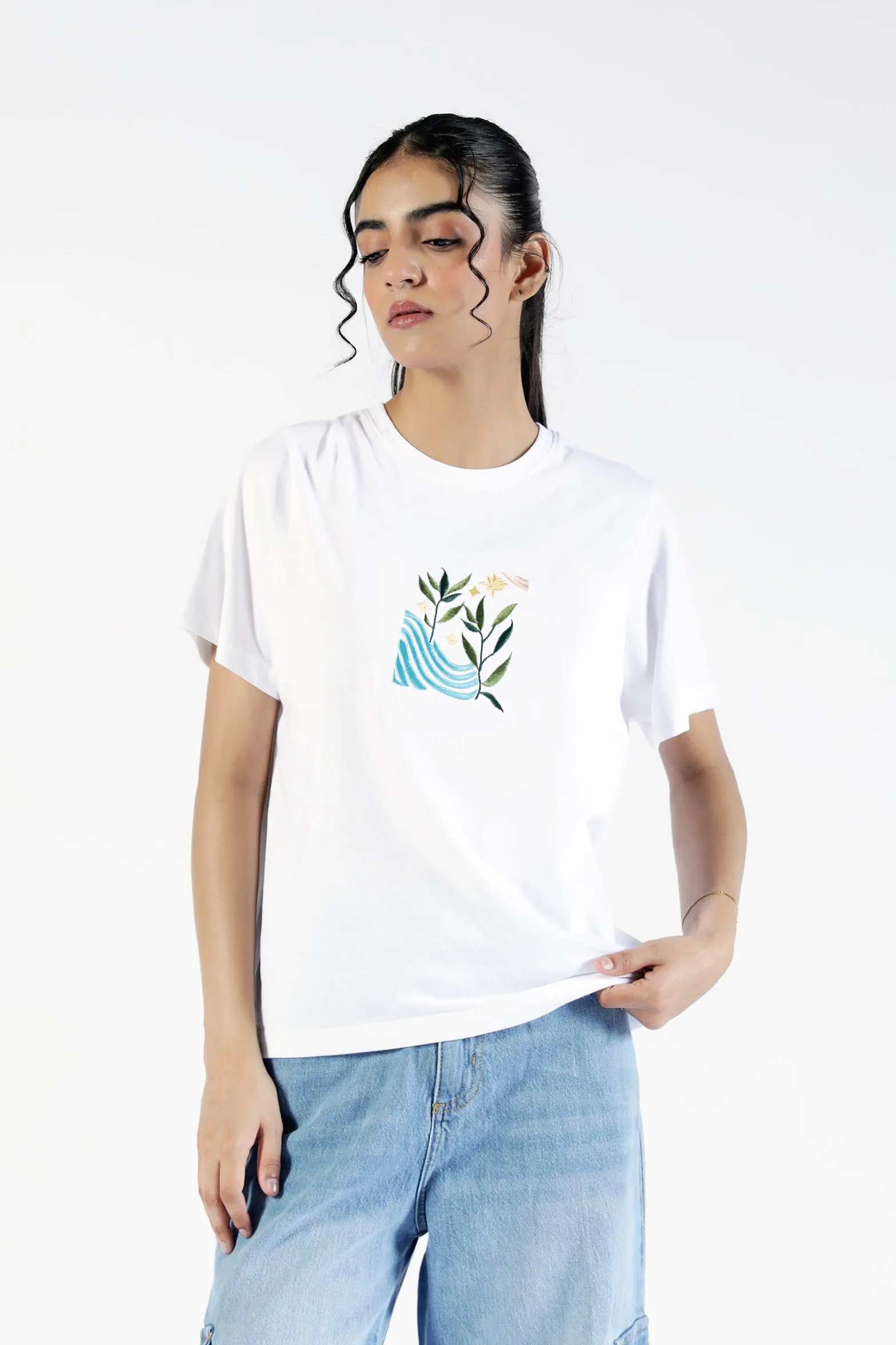 AntiPilling Surface EMBROIDERED REGULAR TEE