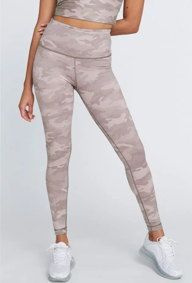 Wear It To Heart Truffle Camo Reversible Legging Smart Stretch Street Outfit