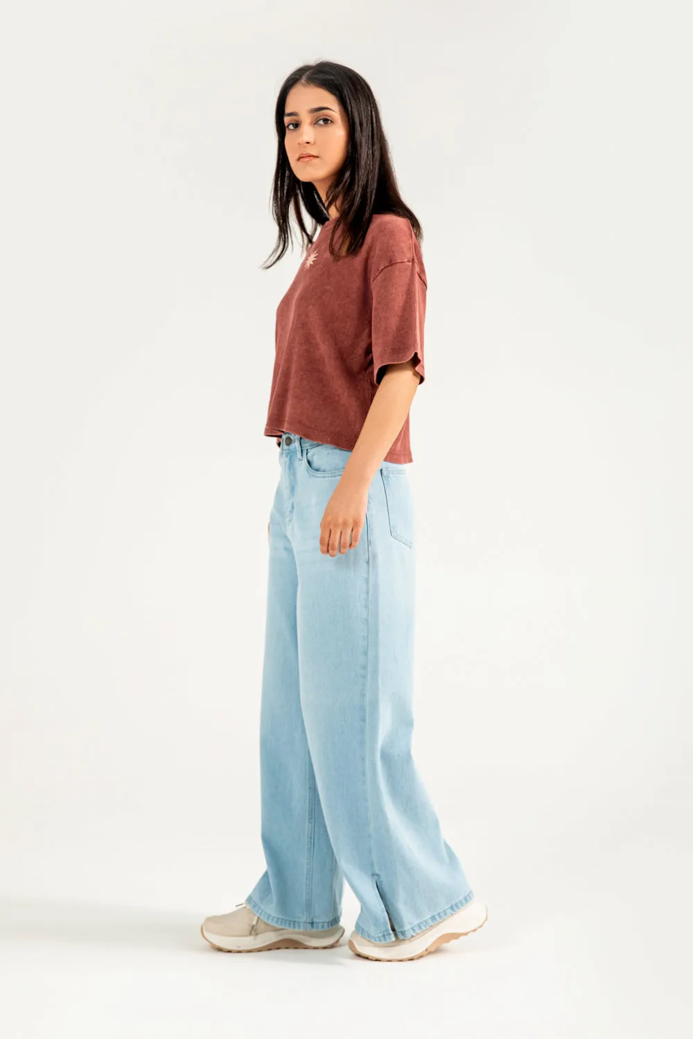 MEGA WIDE FIT DENIM TouchscreenCompatiblePockets