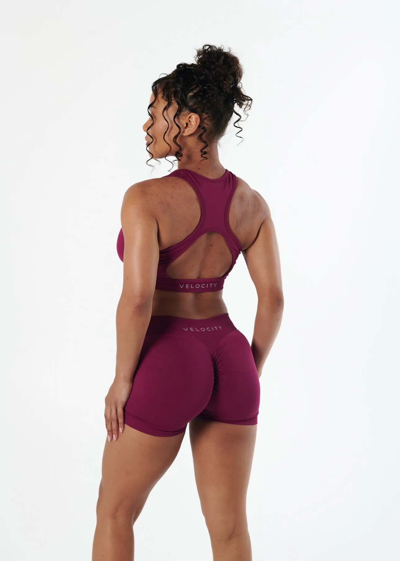 Loose fit seams Versatile Design SIGNATURE SPORT BRA - BERRY