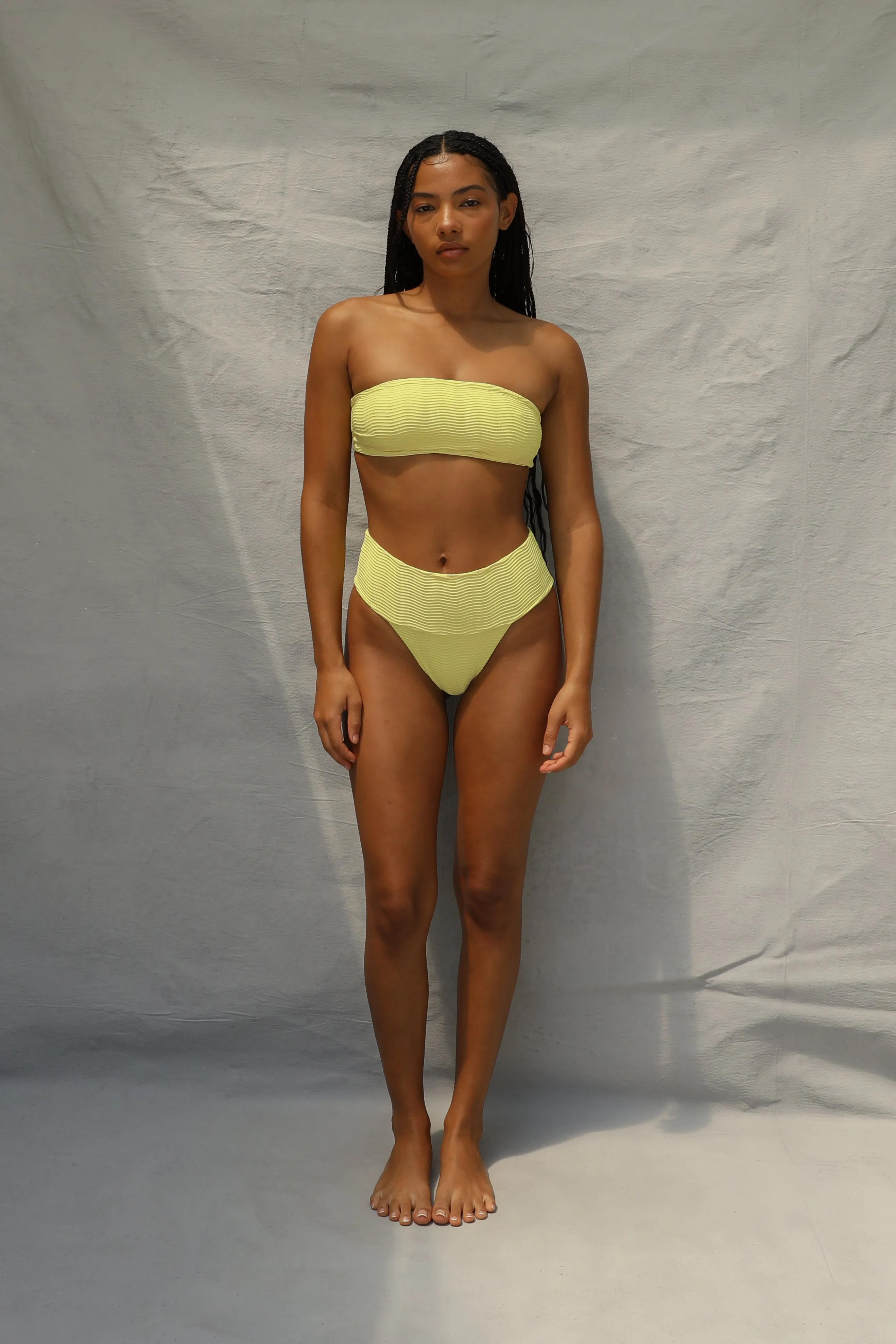 Double Layered Cups Slide Bandeau Bikini Top - Lemon Fizz Wave