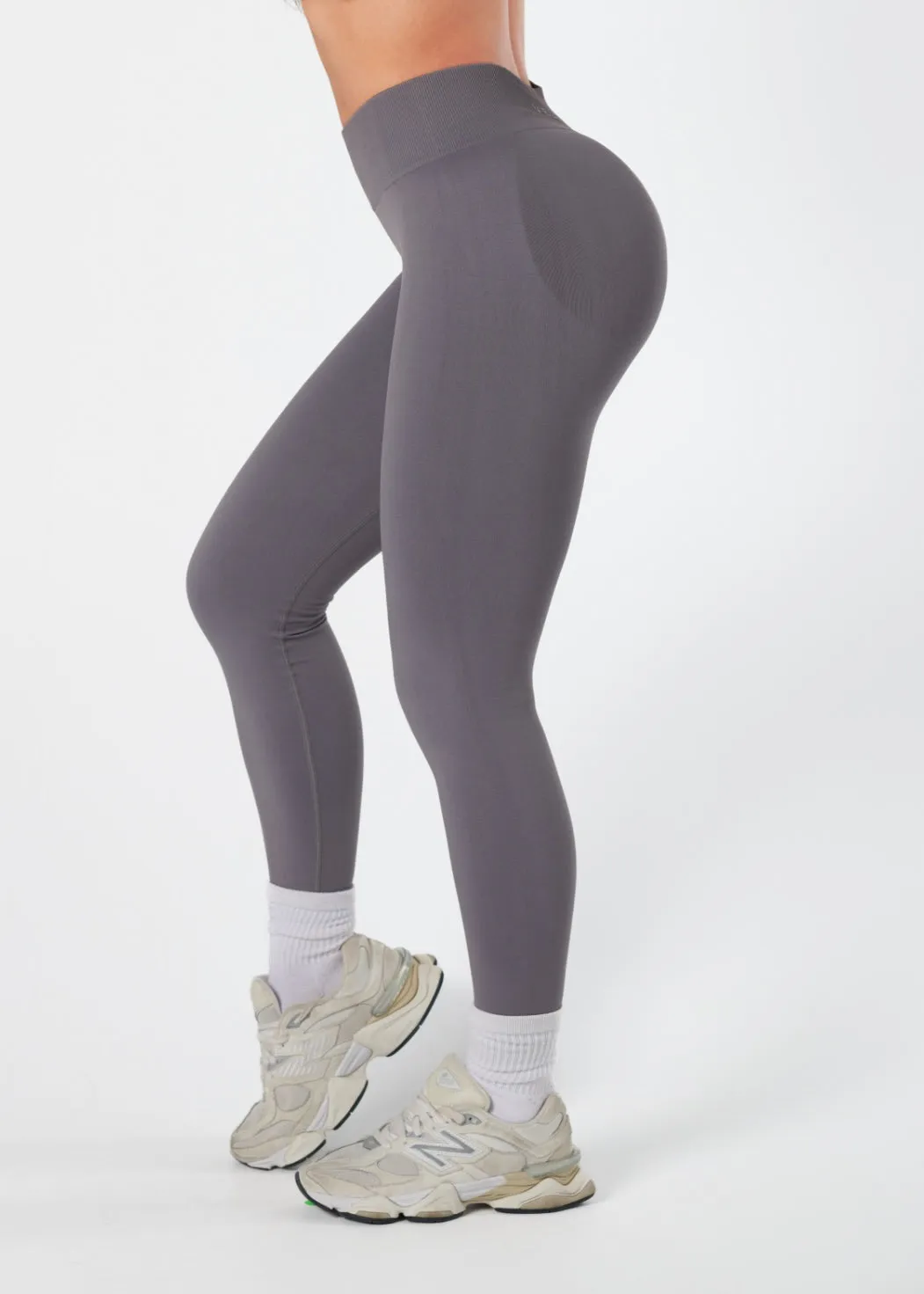 SIGNATURE SCRUNCH LEGGINGS - GREY Morning Jog Ultra Light Comfortable Design