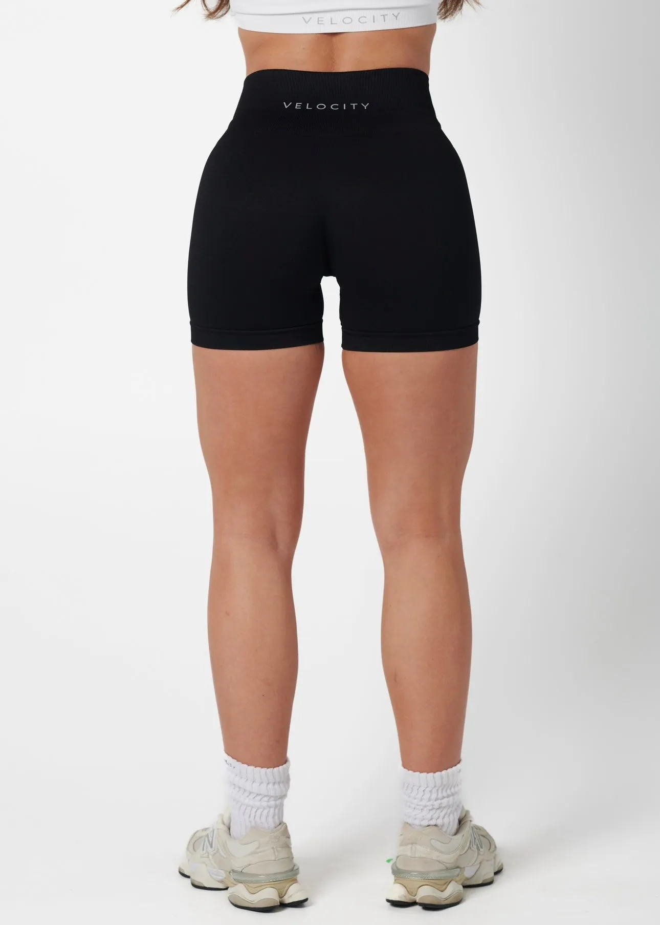 SHAPE SIGNATURE SHORTS - LIQUORICE Durable Hemming