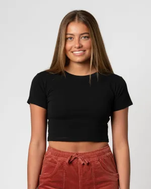 Core Fit Crop S/S Tee - Black Simple Layer Long Lasting Color
