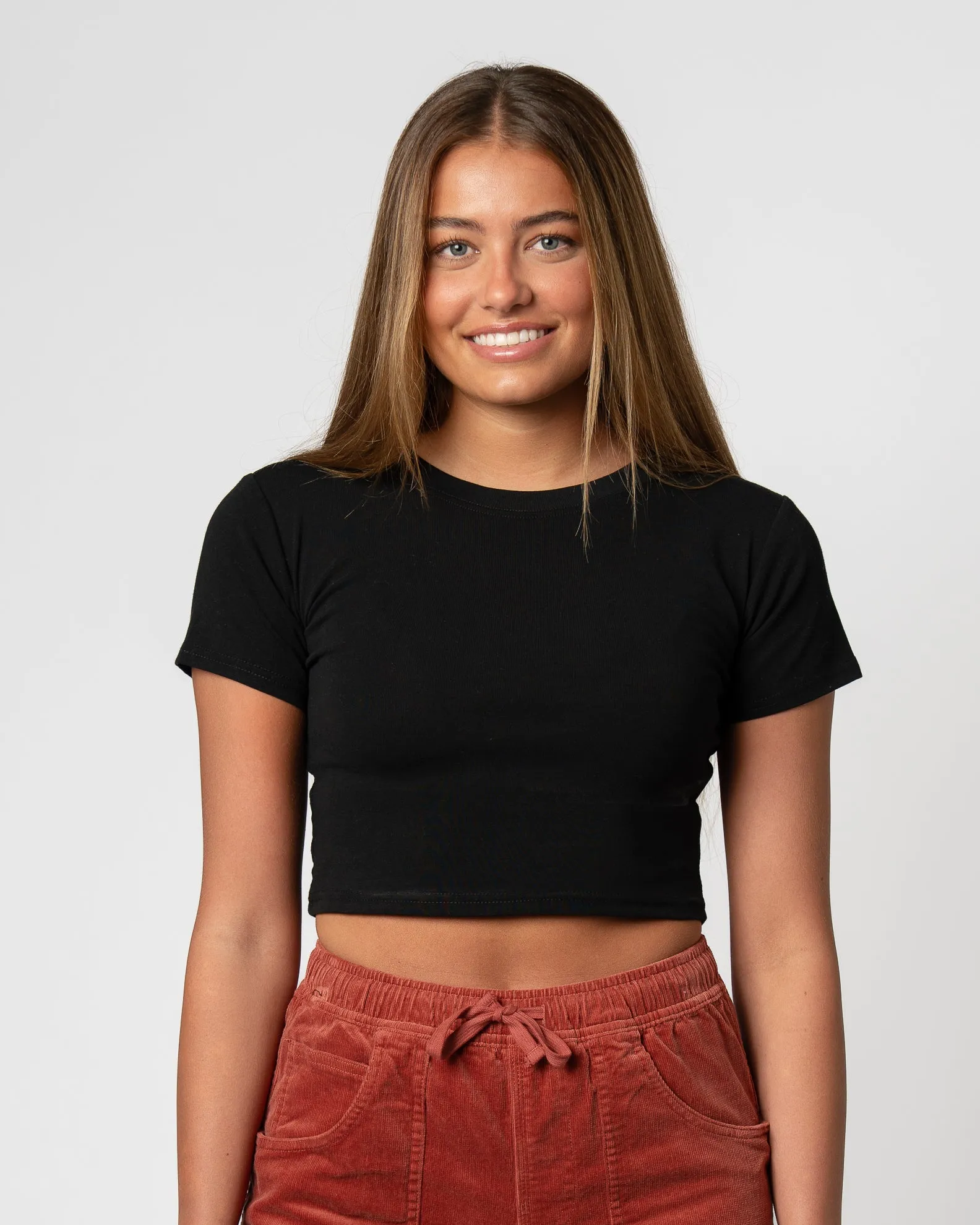 Ergonomic Cut Comfy Wear Core Fit Crop S/S Tee - Black