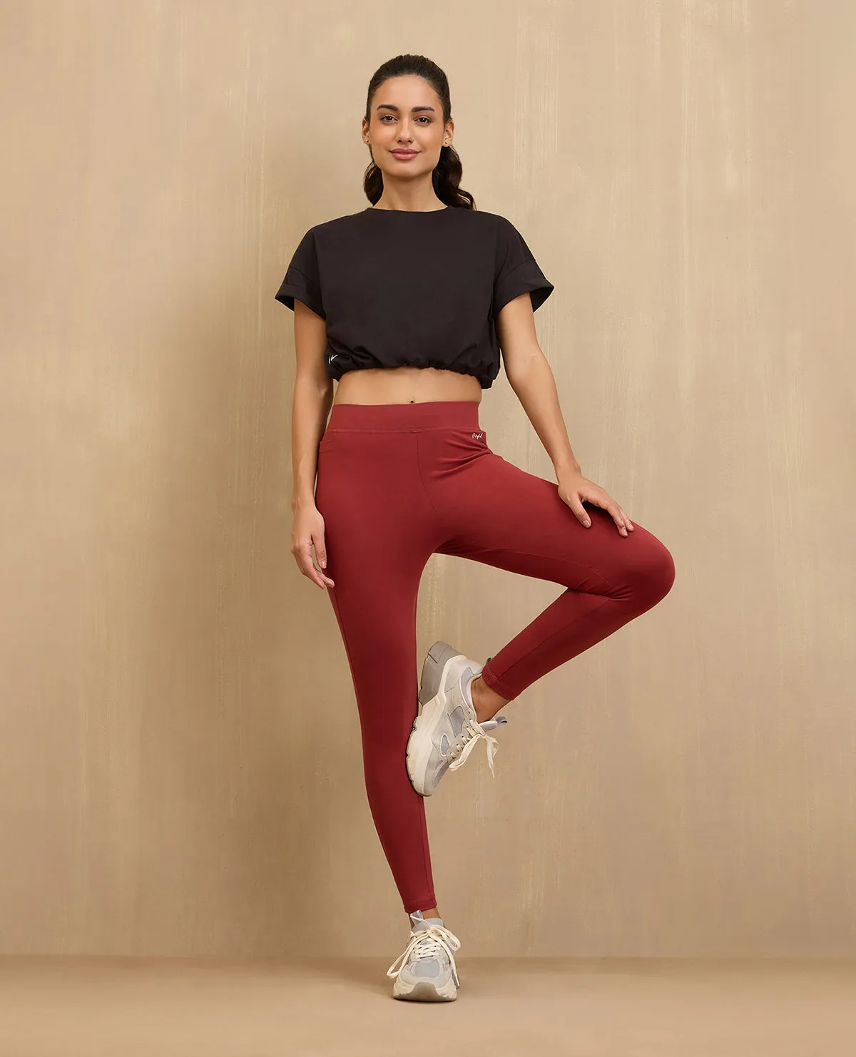No Gap Waistline NYKD By Nykaa Comfort Leggings with Pockets! -NYAT401-Red