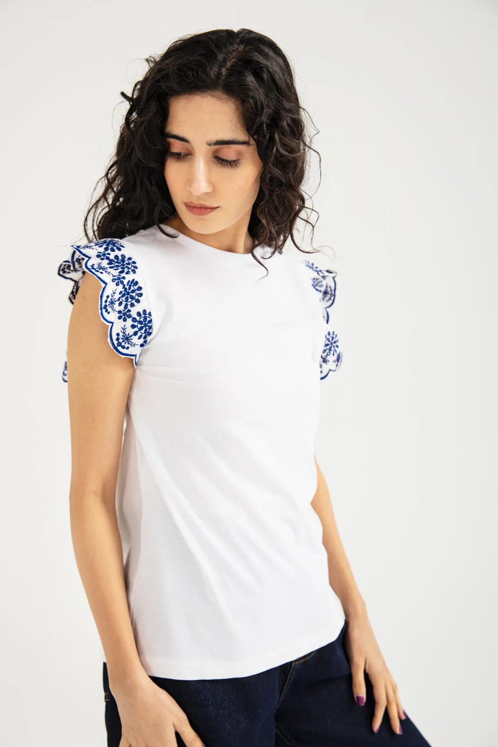 TEE WITH SCHIFFLI DETAIL Active Gear Epic Glow