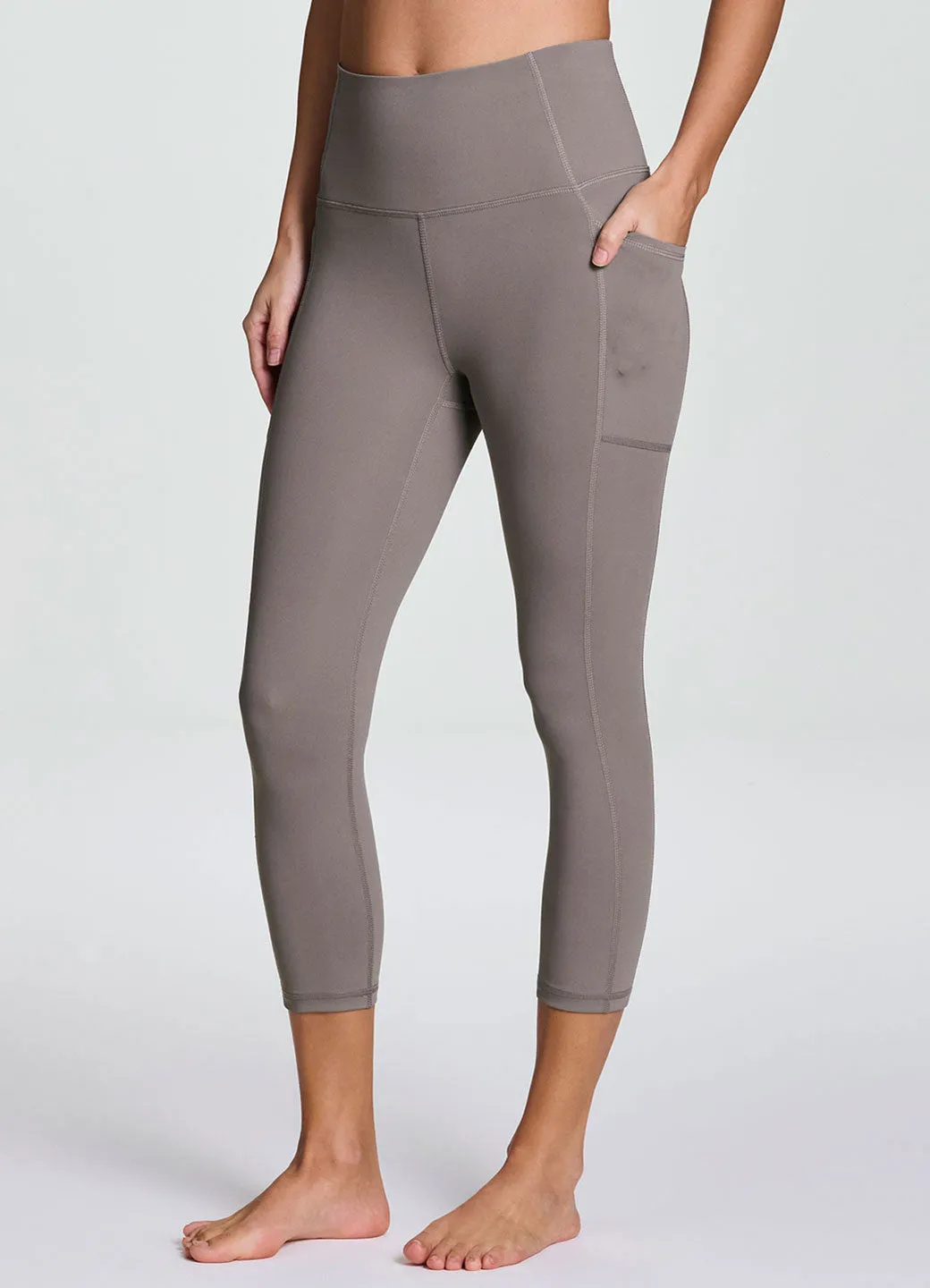 Easy Motion City Walk Rib Knit Tech Flex Ultra Hold Capri