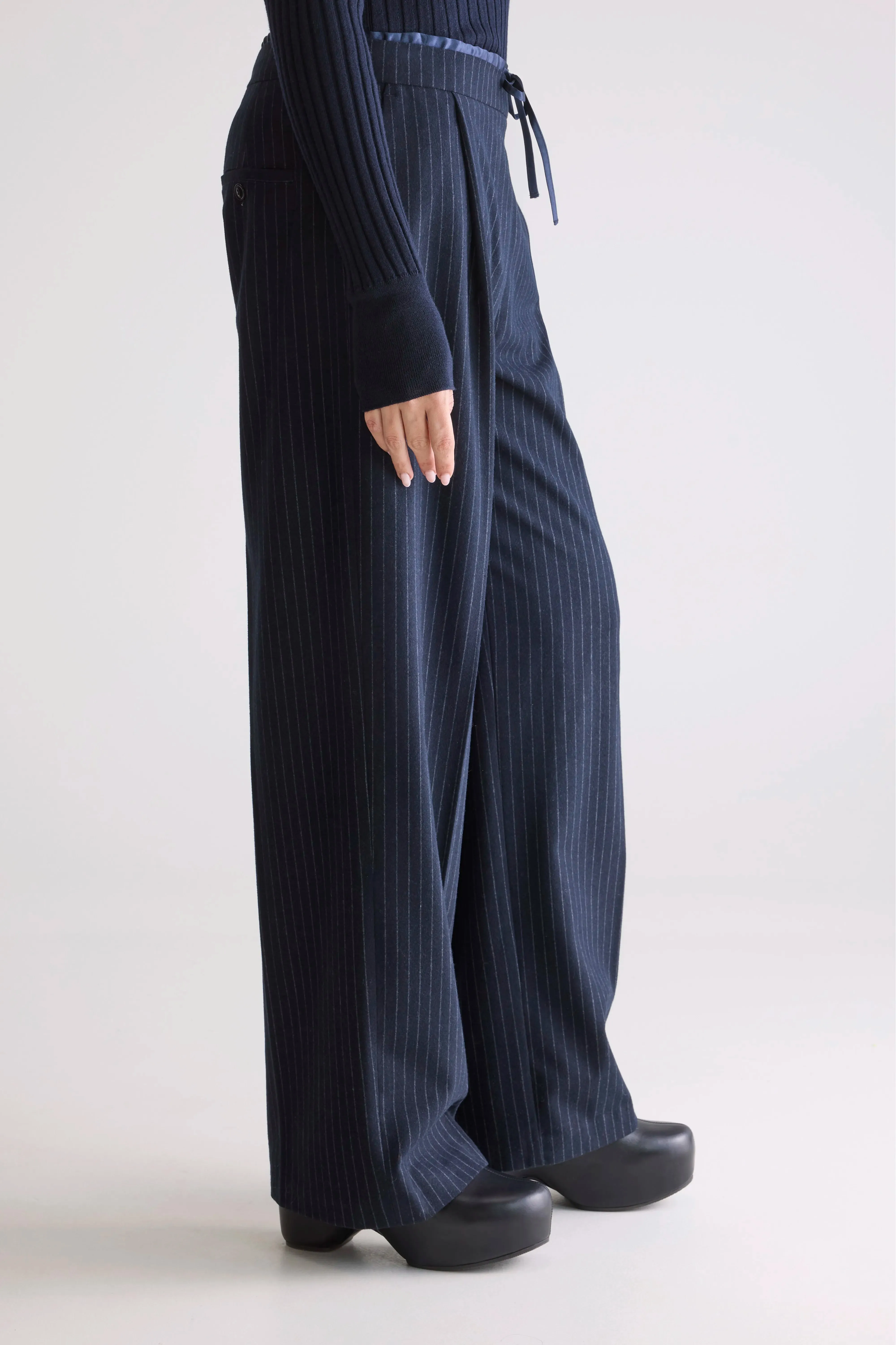 Relaxed Wear Neutral Look Turin formal trousers (252 / W / STRIPE A)