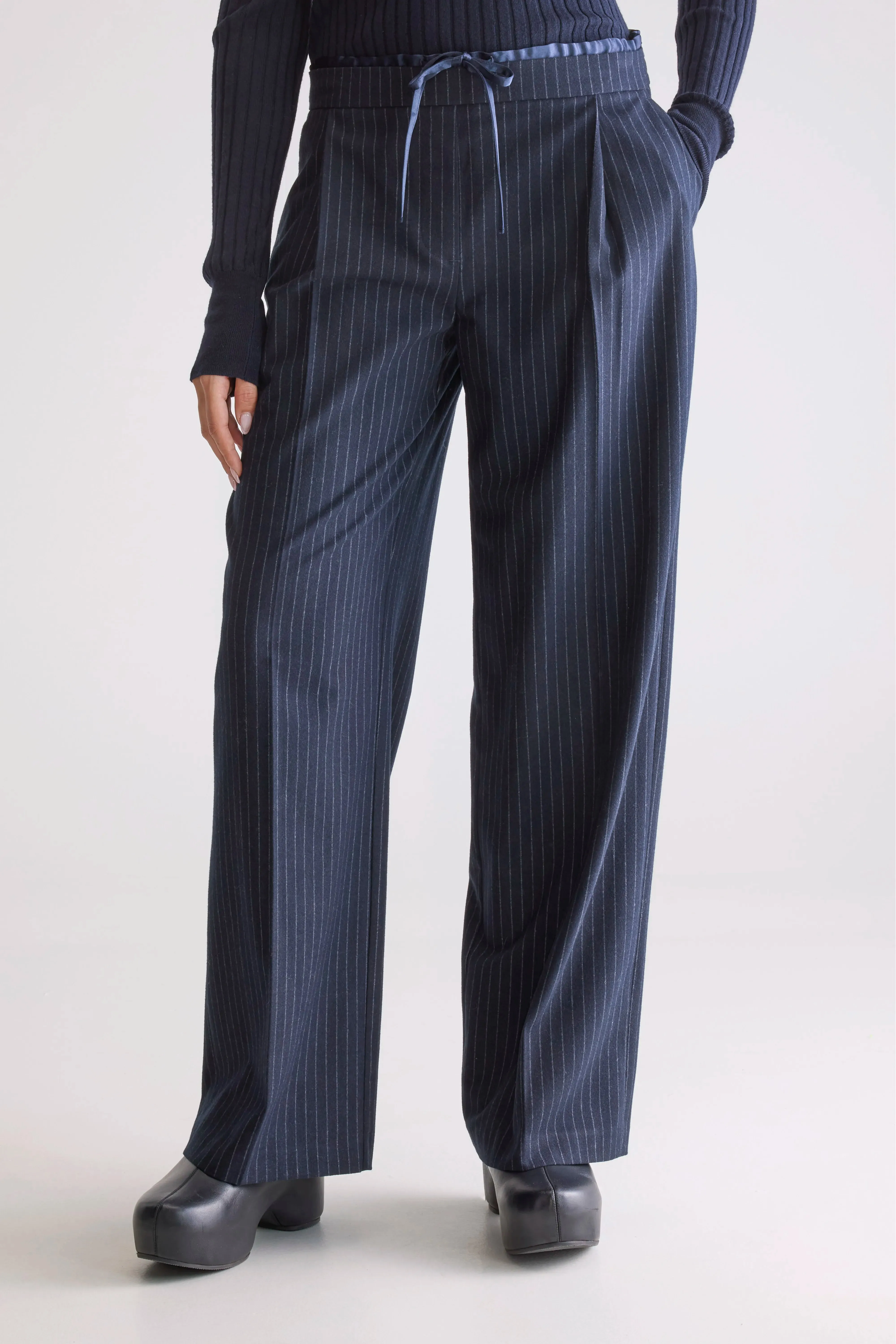 Turin formal trousers (252 / W / STRIPE A) Low Bulk Material