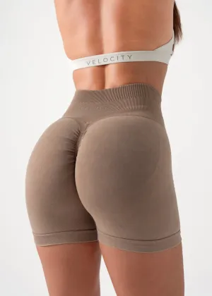 ULTIMATE SEAMLESS SCRUNCH SHORTS 2.0 - BEIGE Relaxed Movement