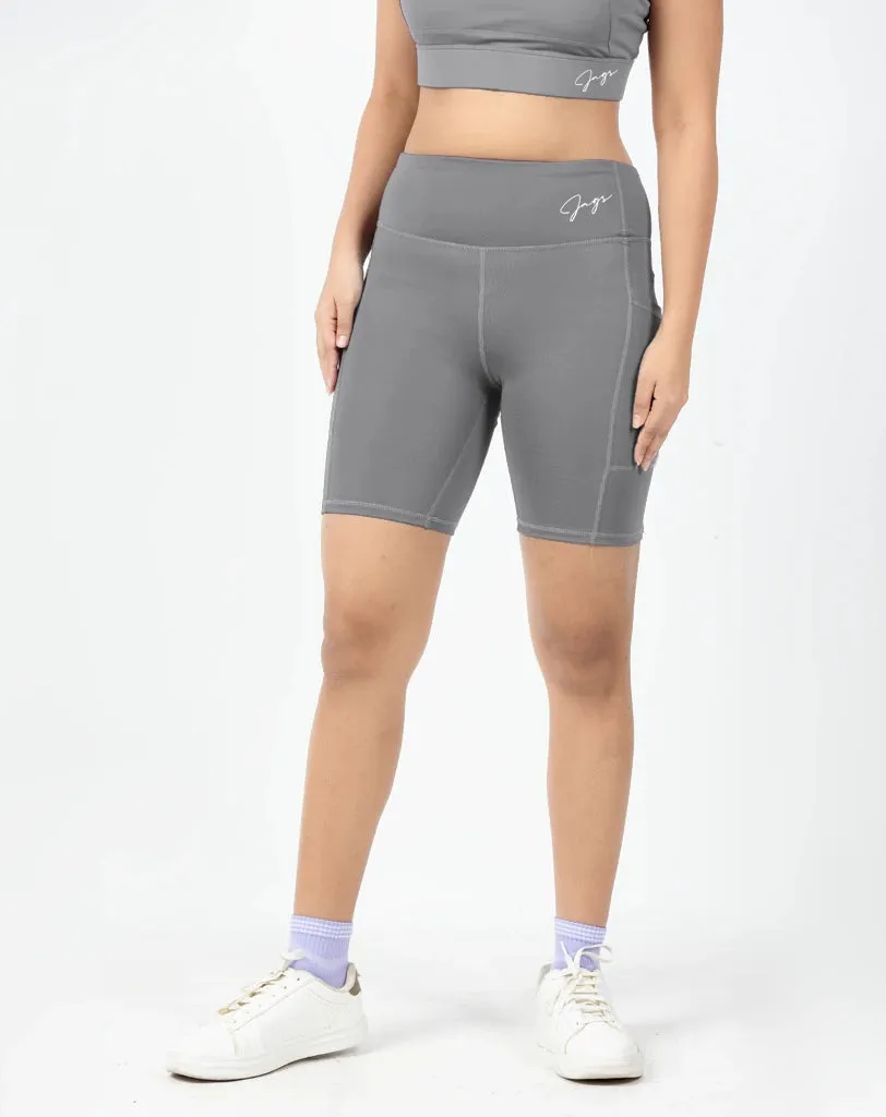 MoistureWicking Fabric SculptFit Elegance Pocket Short