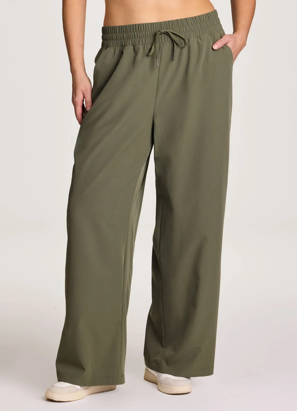 Embroidered Detail Stylish Comfort Plus Jet Setter Wide Leg Pant