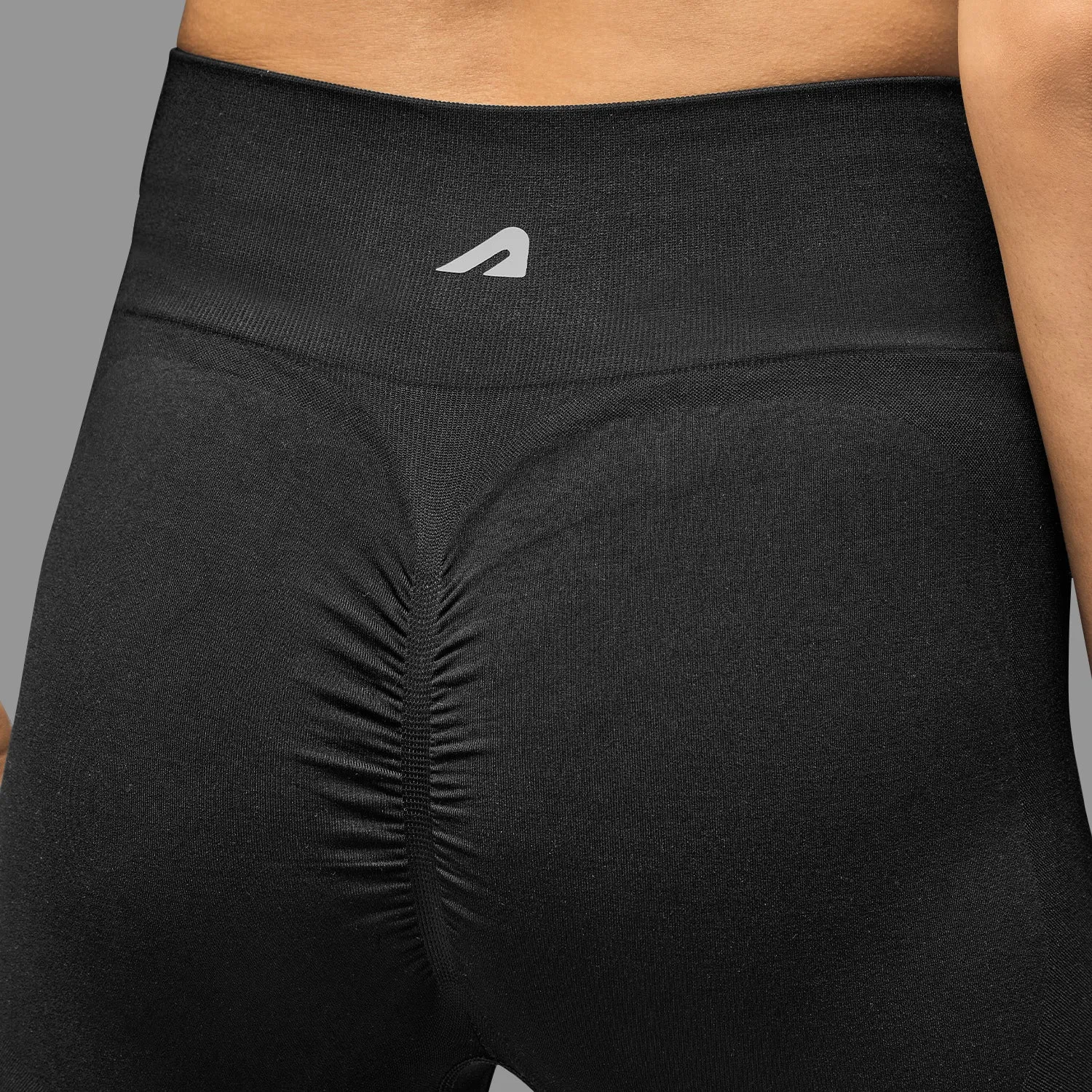 Power Stretch Limitless snatched ribbed waistband & Ruched back legging - BLACK
