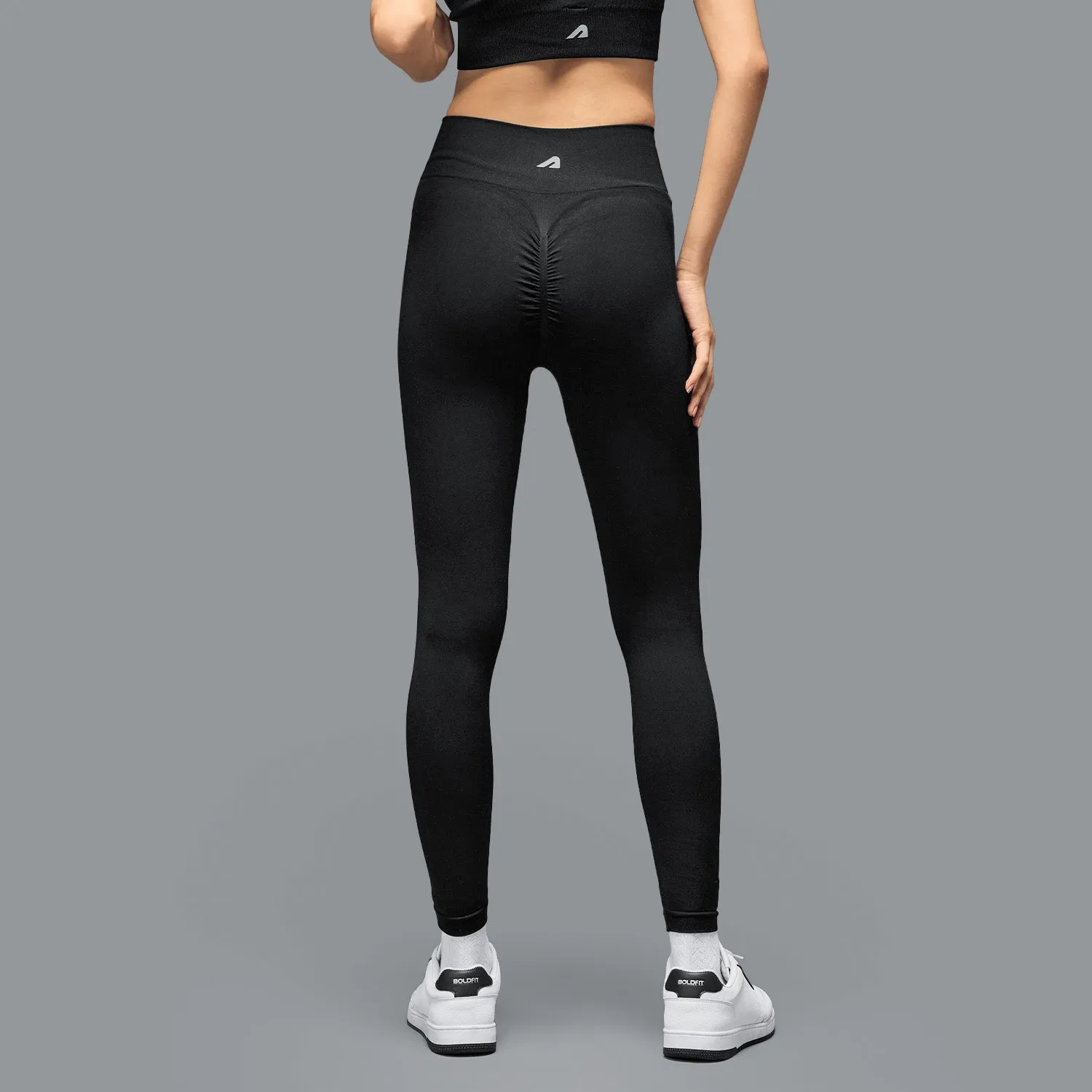 Limitless snatched ribbed waistband & Ruched back legging - BLACK Travel Enthusiast Outdoor Running