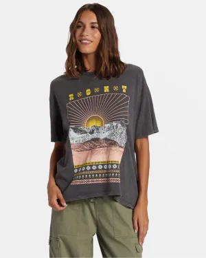 Paradise Peaks S/S T-Shirt (Past Season) Cozy Design Comfortable And Trendy